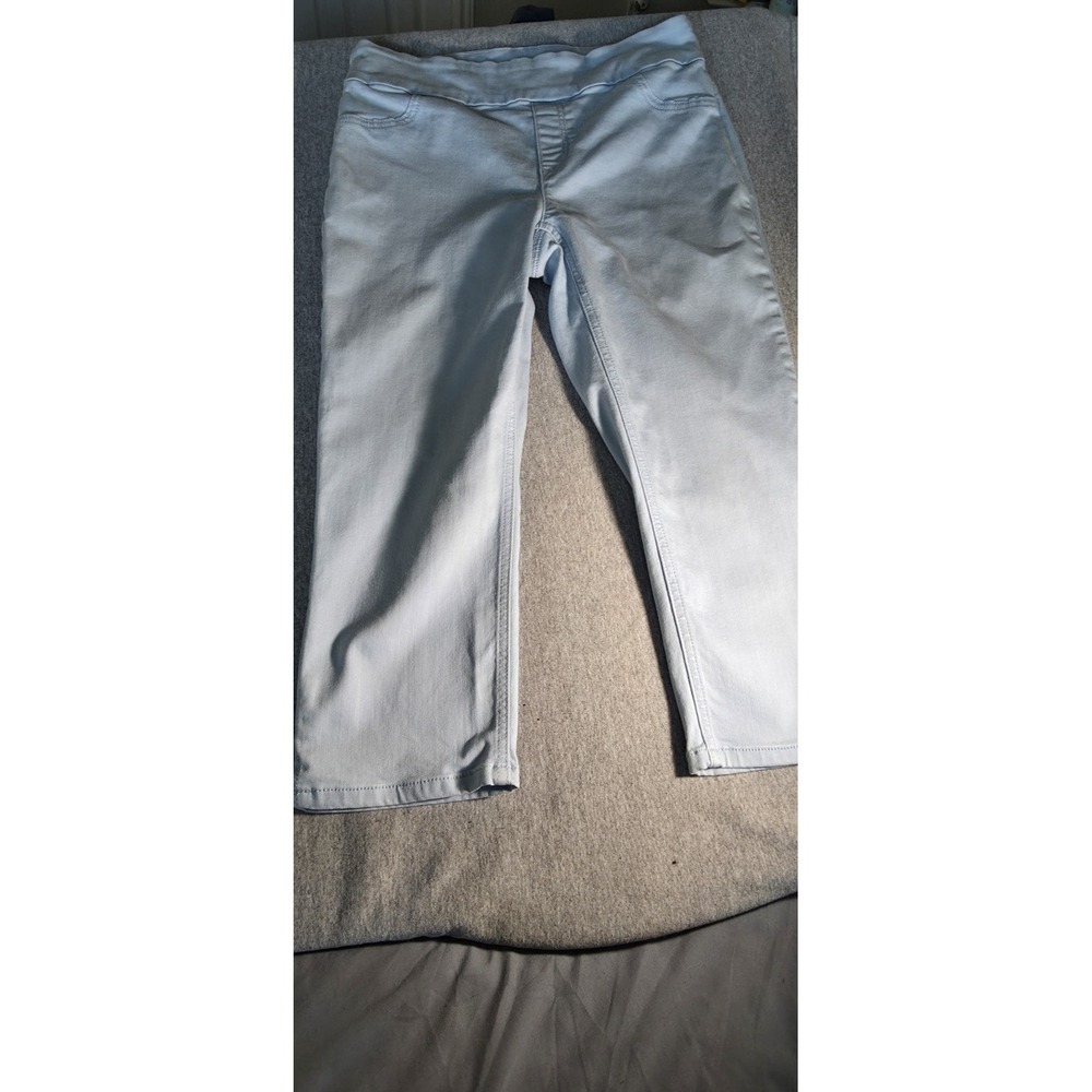 Chicos Perfect Stretch Capri Pants Light Blue Pull On Cropped Denim Size 0 S